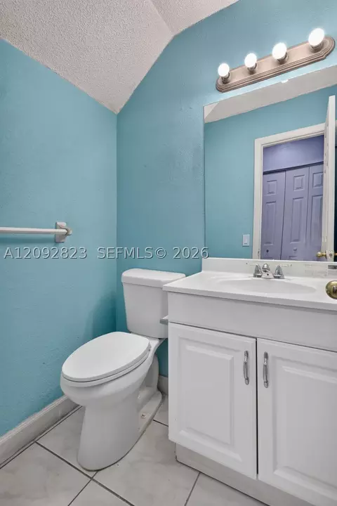 Bath - 275 W 68th St #106, Hialeah, FL 33014 photo 6 of 6