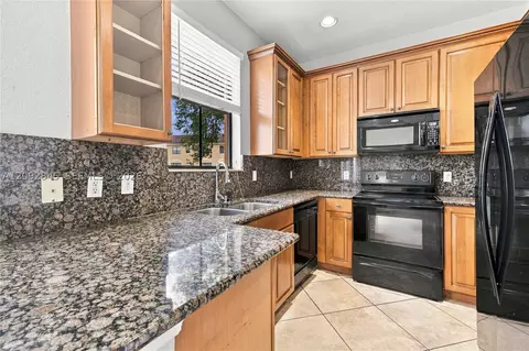 Kitchen - 3414 Allegra Cir, Saint Cloud, FL 34772 photo 2 of 2