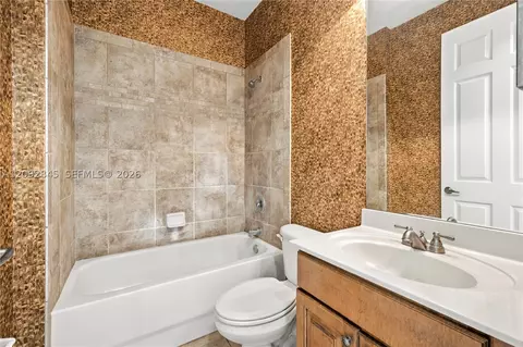 Bath - 3414 Allegra Cir, Saint Cloud, FL 34772 photo 2 of 5