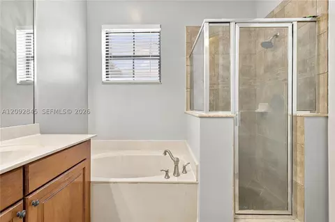 Bath - 3414 Allegra Cir, Saint Cloud, FL 34772 photo 4 of 5