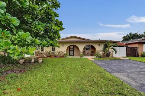 4620 SW 43rd Ter, Davie, FL 33314