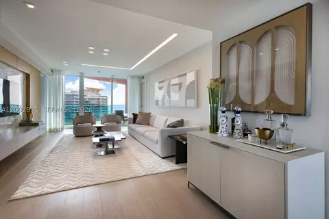 300 S Pointe Dr #4206, Miami Beach, FL 33139