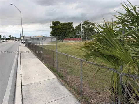 291 W 49th St, Hialeah, FL 33012 photo 3