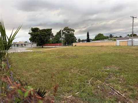291 W 49th St, Hialeah, FL 33012 photo 2