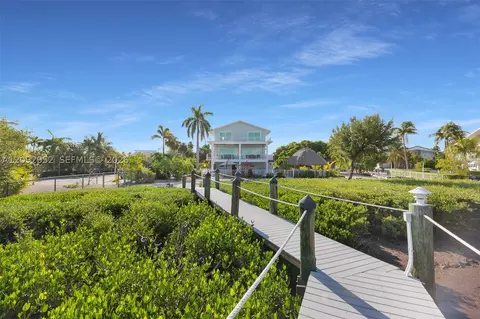 Exterior - 355 Stirrup Key Blvd, Marathon, FL 33050 photo 2 of 13