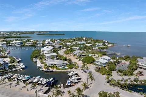 View/Area - 355 Stirrup Key Blvd, Marathon, FL 33050 photo 5 of 11