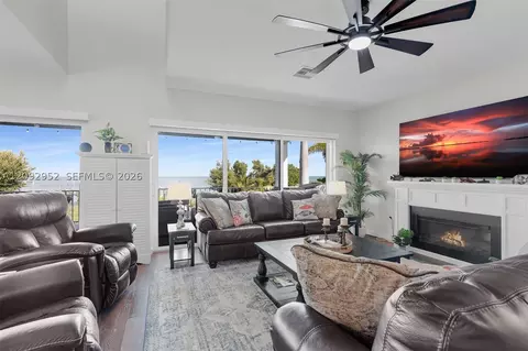 Living - 355 Stirrup Key Blvd, Marathon, FL 33050 photo 1 of 2
