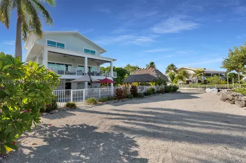 Exterior - 355 Stirrup Key Blvd, Marathon, FL 33050 photo 3 of 13