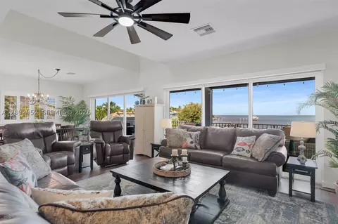 Living - 355 Stirrup Key Blvd, Marathon, FL 33050 photo 2 of 2