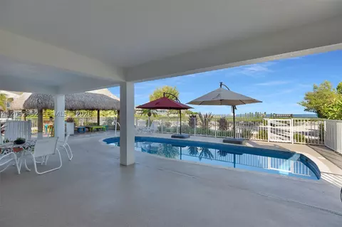 Exterior - 355 Stirrup Key Blvd, Marathon, FL 33050 photo 4 of 13