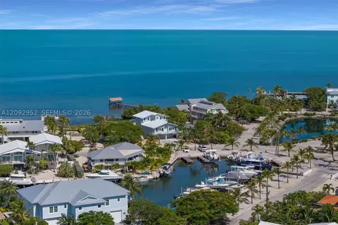 View/Area - 355 Stirrup Key Blvd, Marathon, FL 33050 photo 4 of 11