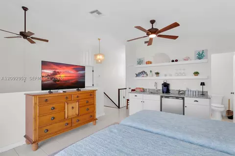 Bedroom - 355 Stirrup Key Blvd, Marathon, FL 33050 photo 10 of 13