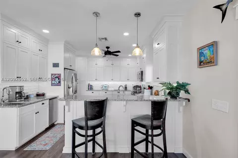Kitchen - 355 Stirrup Key Blvd, Marathon, FL 33050 photo 2 of 4