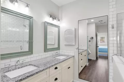 Bath - 355 Stirrup Key Blvd, Marathon, FL 33050 photo 2 of 6