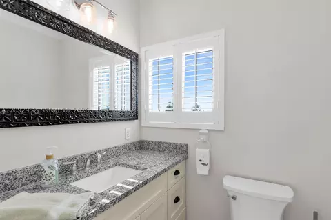 Bath - 355 Stirrup Key Blvd, Marathon, FL 33050 photo 4 of 6