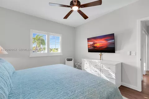 Bedroom - 355 Stirrup Key Blvd, Marathon, FL 33050 photo 2 of 13