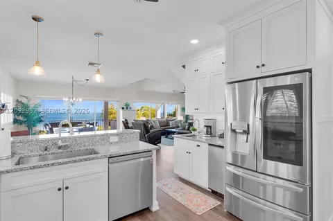 Kitchen - 355 Stirrup Key Blvd, Marathon, FL 33050 photo 3 of 4
