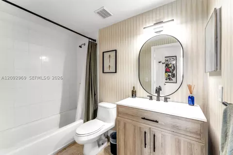 Bath - 2425 SW 27th Ave #704, Miami, FL 33145 photo 3 of 3