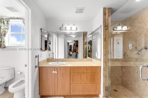 Bath - 2425 SW 27th Ave #704, Miami, FL 33145 photo 2 of 3