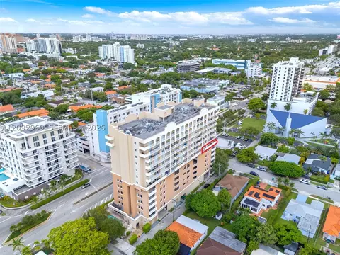 View/Area - 2425 SW 27th Ave #704, Miami, FL 33145 photo 3 of 6