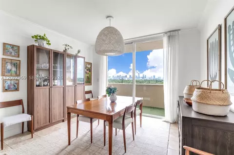 Dining - 2425 SW 27th Ave #704, Miami, FL 33145 photo 2 of 2