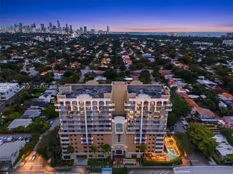 View/Area - 2425 SW 27th Ave #704, Miami, FL 33145 photo 6 of 6