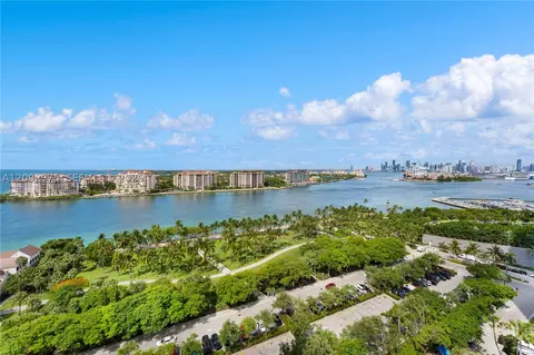400 S Pointe Dr #1805, Miami Beach, FL 33139