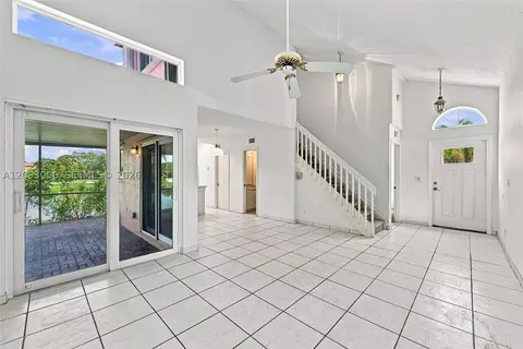 Living - 1301 SE 5th Ct, Dania Beach, FL 33004 photo 6 of 7