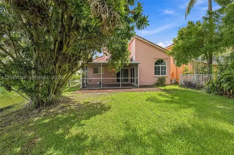 Exterior - 1301 SE 5th Ct, Dania Beach, FL 33004 photo 6 of 10