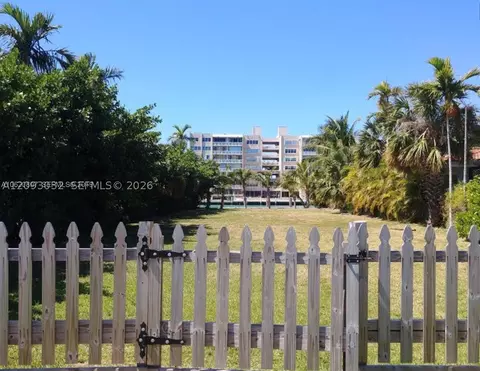 9480 Bay Dr, Surfside, FL 33154 photo 8