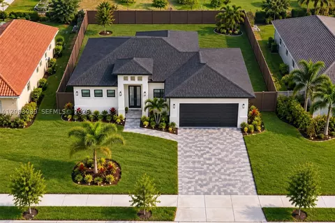 1032 NW 33rd Pl, Cape Coral, FL 33993