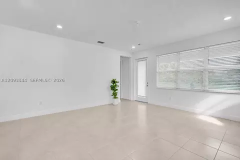 Living - 4242 Rosa Dr, Lighthouse Point, FL 33064 photo 3 of 3