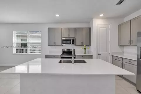 Kitchen - 4242 Rosa Dr, Lighthouse Point, FL 33064 photo 2 of 3