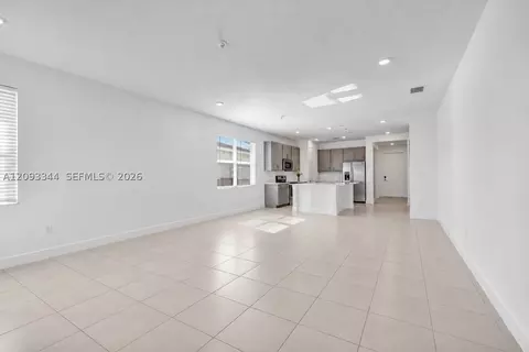 Living - 4242 Rosa Dr, Lighthouse Point, FL 33064 photo 2 of 3