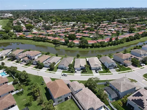View/Area - 4242 Rosa Dr, Lighthouse Point, FL 33064 photo 2 of 2