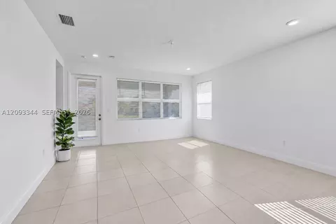 Living - 4242 Rosa Dr, Lighthouse Point, FL 33064 photo 1 of 3