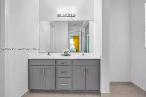 Bath - 4242 Rosa Dr, Lighthouse Point, FL 33064 photo 2 of 2