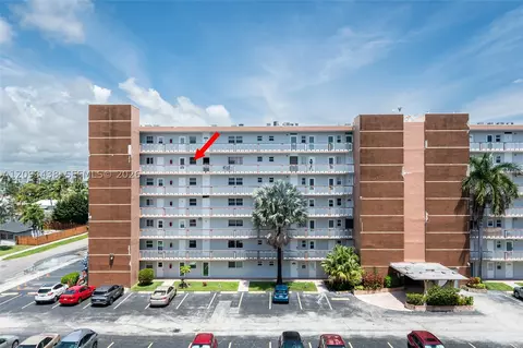 610 NE 12th Ave #602, Hallandale Beach, FL 33009
