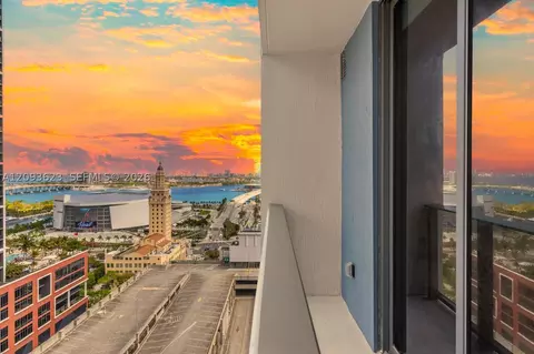 121 NE 5th St #2409, Miami, FL 33132