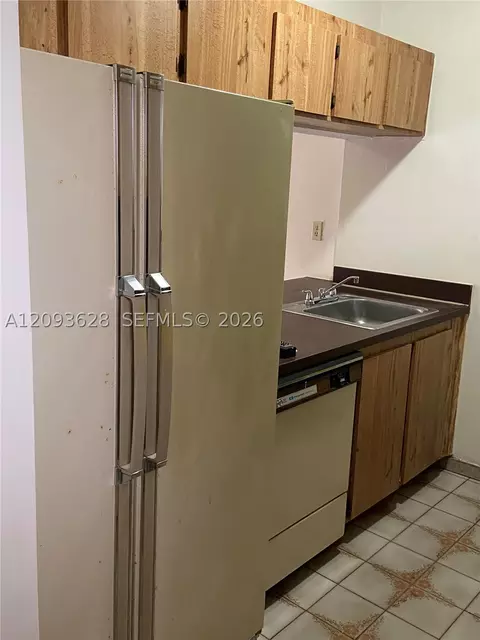 Kitchen - 440 E 23rd St #1416, Hialeah, FL 33013 photo 1 of 2
