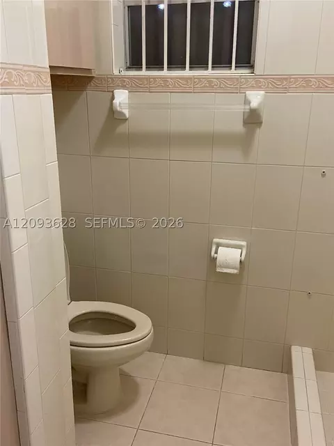 Bath - 440 E 23rd St #1416, Hialeah, FL 33013 photo 3 of 4
