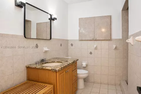 Bath - 861 W 32nd St, Hialeah, FL 33012 photo 1 of 2