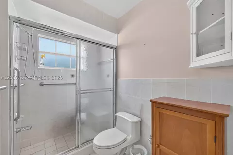 Bath - Undisclosed, Miami, FL 33175 photo 4 of 5