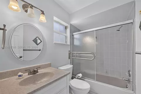 Bath - Undisclosed, Miami, FL 33175 photo 1 of 5