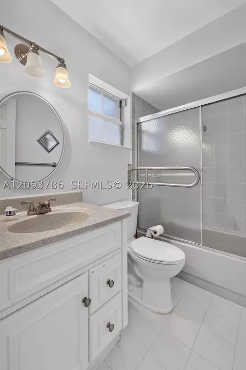 Bath - Undisclosed, Miami, FL 33175 photo 2 of 5