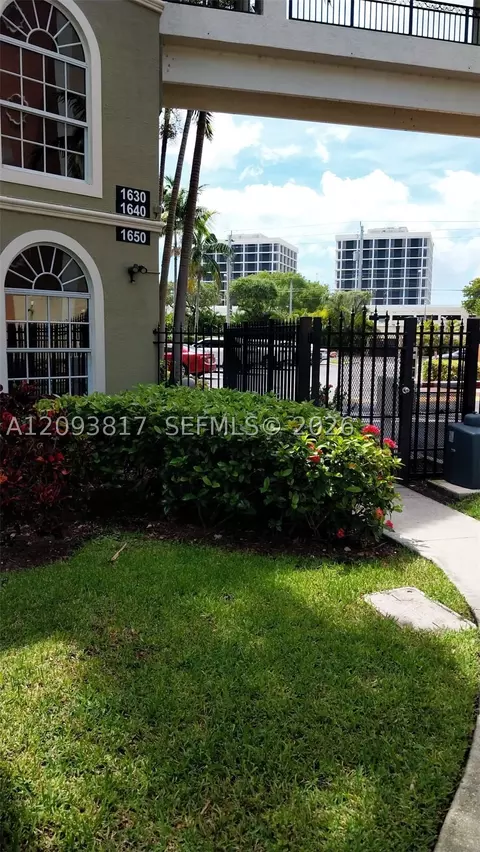 1640 Presidential Way #103, West Palm Beach, FL 33401