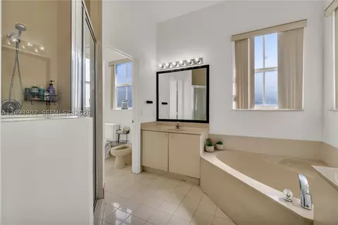 Bath - Undisclosed, Hialeah, FL 33018 photo 1 of 7