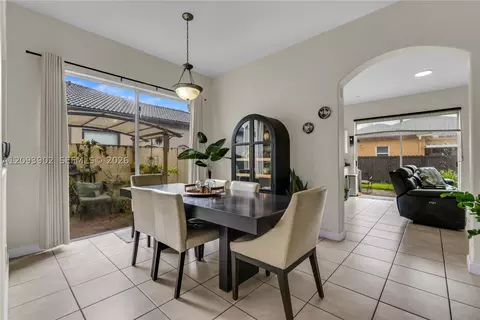 Dining - Undisclosed, Hialeah, FL 33018 photo 1 of 2