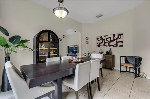 Dining - Undisclosed, Hialeah, FL 33018 photo 2 of 2