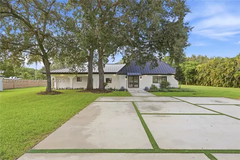 10861 SW 93rd St, Miami, FL 33176